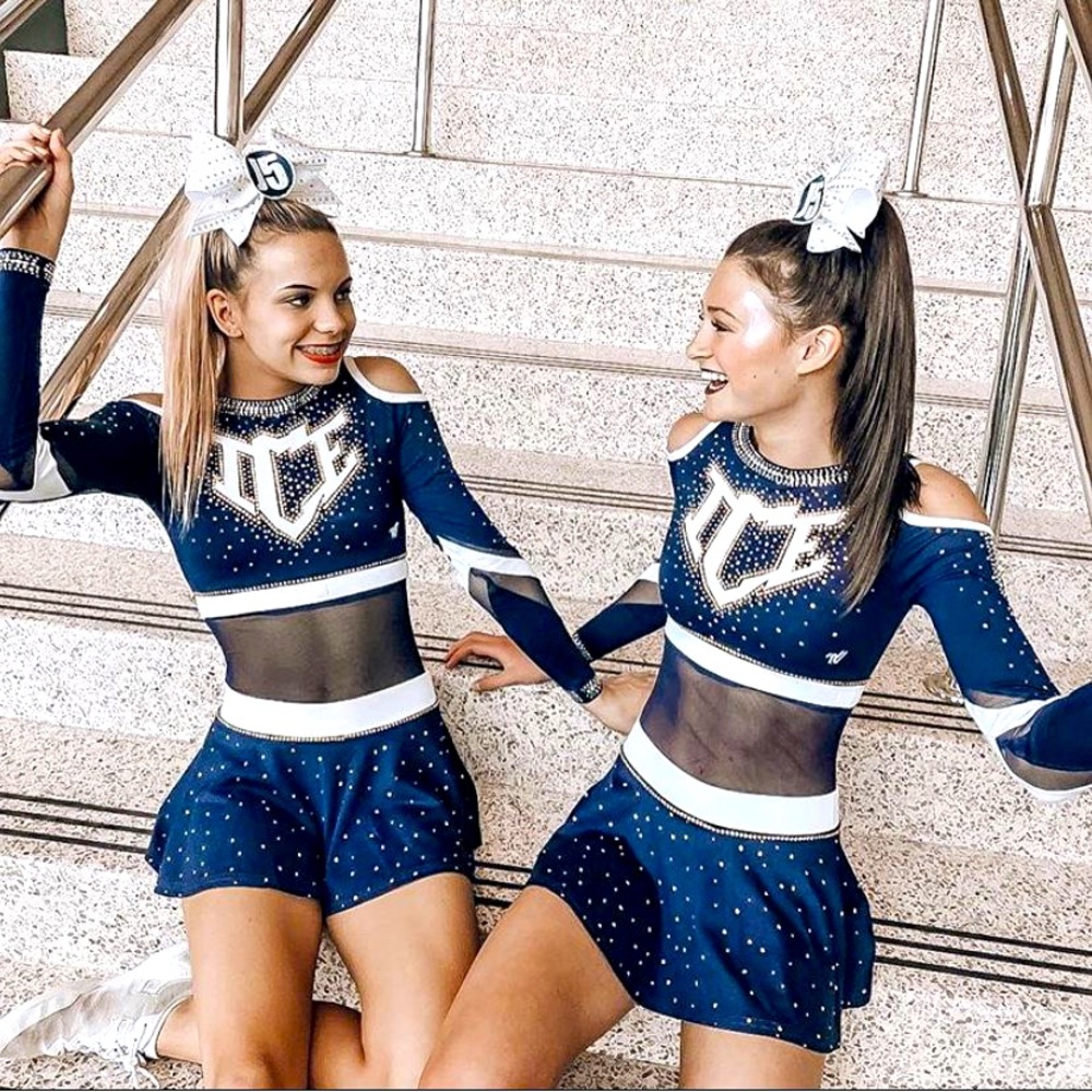 ISO ICE ALLSTARS UNI,PRACTICE WEARAND ANY METALS OR RINGS